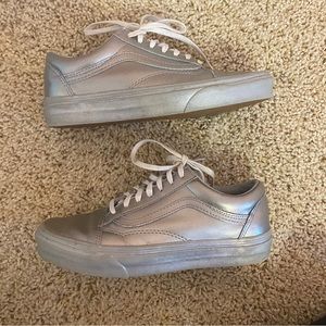 Vans Unisex All Silver Leather Old Skool Closed-Toe Trainers